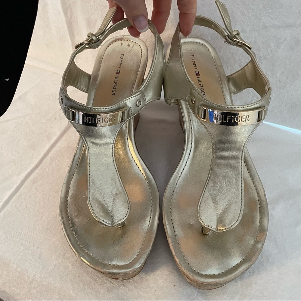 🐝🐝🐝 Tommy Hilfiger sold wedge sandals, size 8.5
